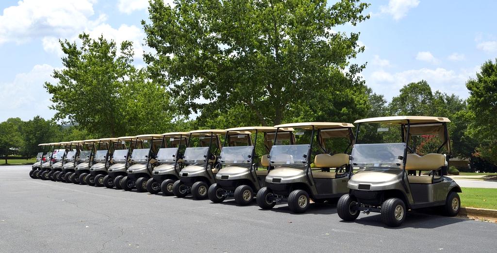 Club jeux vidéo avec consoles multiples et tournois